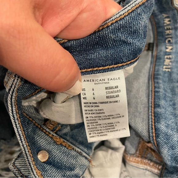 American Eagle Stretch Fit Distressed Ripped Jeans Size 6 - Picture 4 of 8